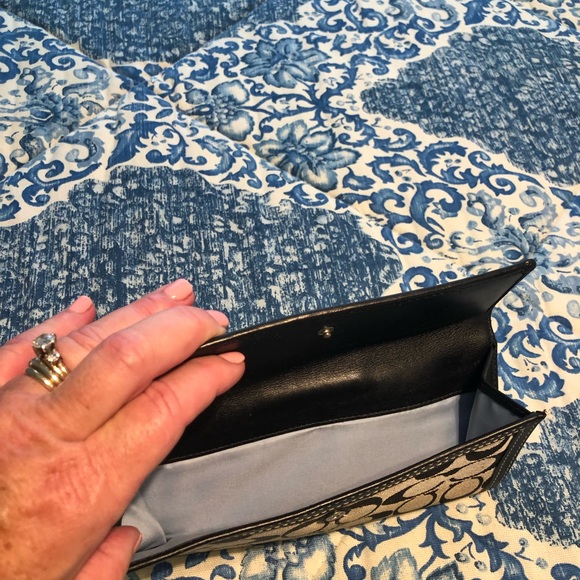 Black Coach Signature Wallet - Picture 4 of 8